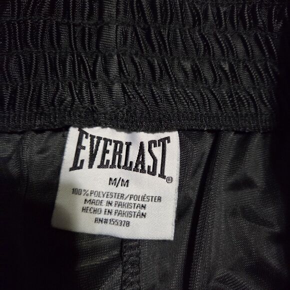 Everlast Boxing Trunks Shorts Black Satin Size Medium 100% Polyester - Picture 3 of 6